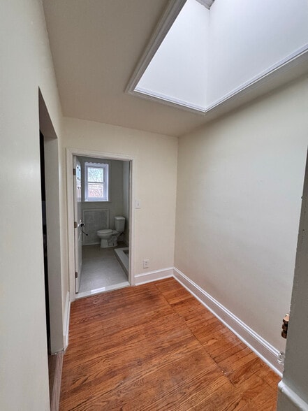 Building Photo - 21 E Mt Pleasant Ave