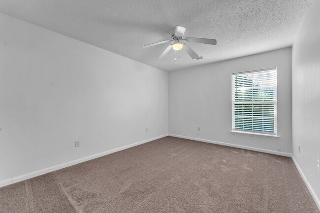 Building Photo - 21 Glencove Ct