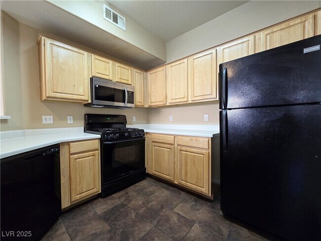 Building Photo - 5855 Valley Dr