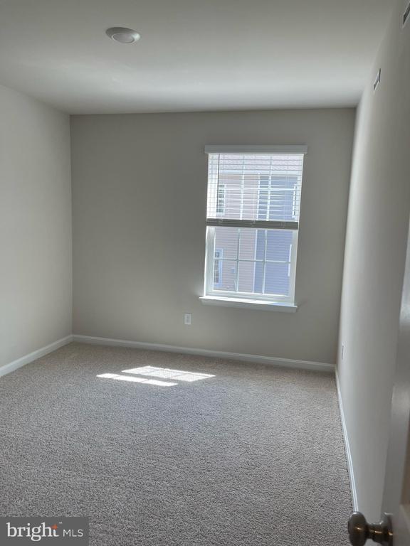 Building Photo - 258 Baker Dr