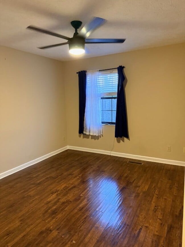 Building Photo - Maryville 37803 - 3 bedroom condo with bonus room - Call Troy Adams (865) 233-6949