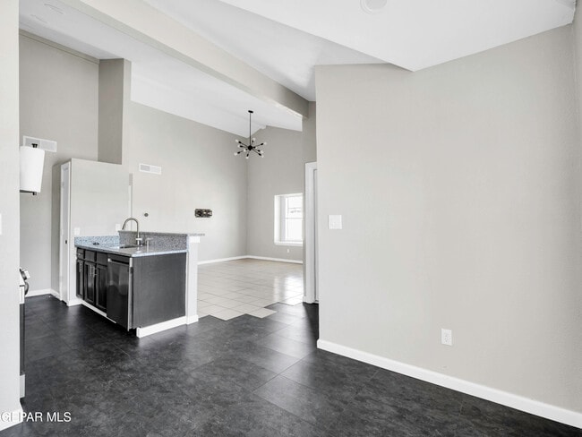Building Photo - 1593 Hartsdale Dr