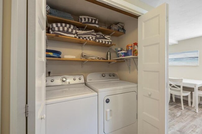 Building Photo - 16 Grasshopper Ln