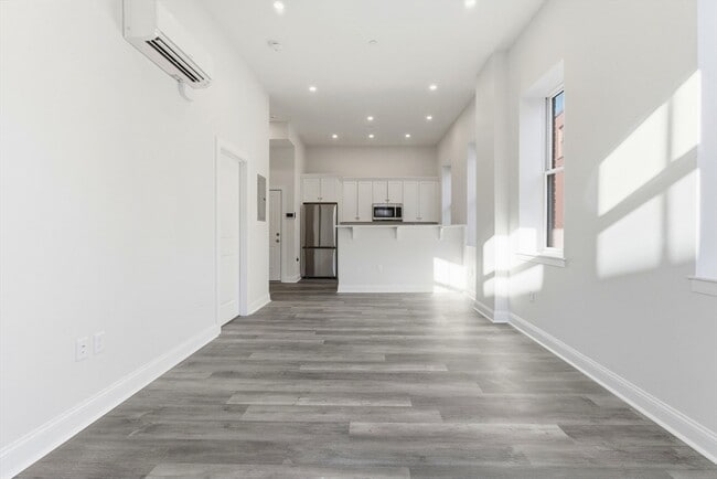 Building Photo - 19-25 Essex St