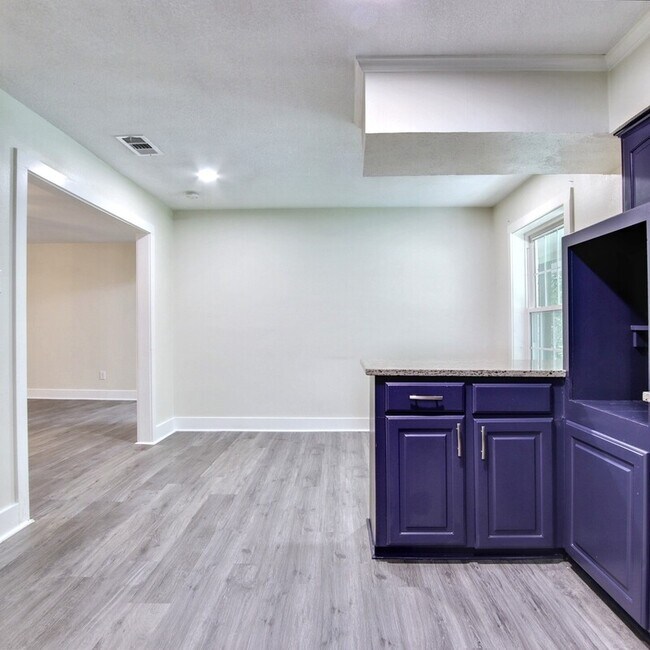 Building Photo - 5708 Flamingo Ct