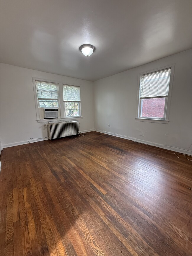 Building Photo - 4520 Eads St NE