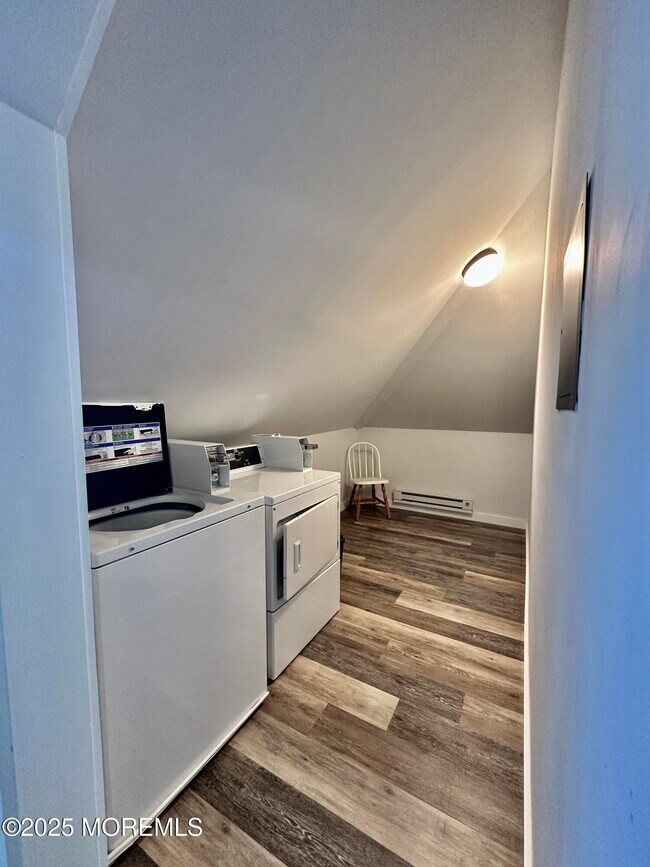 Building Photo - 110 4th Ave