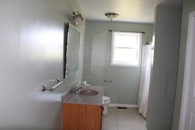 Building Photo - 4 Bed 3.5 Bath with a Inground Pool