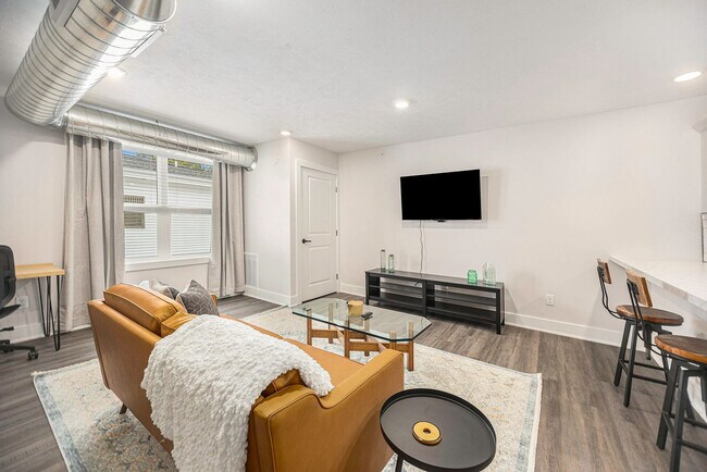 Building Photo - 1562 Michigan St NE