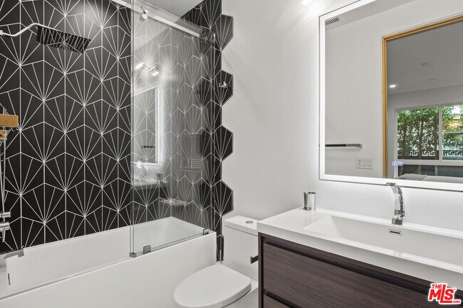 Building Photo - 5715 Troost Ave