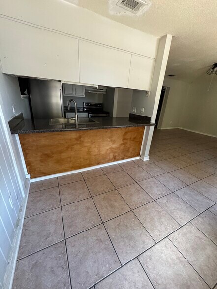 Building Photo - 1863 Nekoma Ct