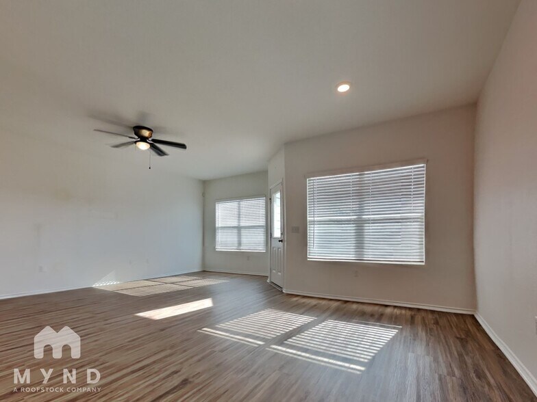 Building Photo - 7125 Spotted Leaf Wy