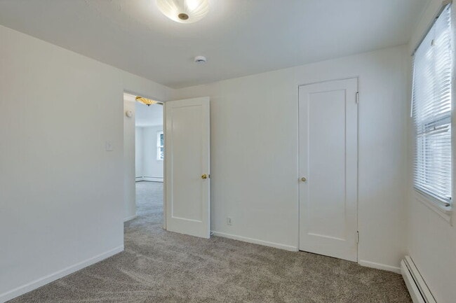 Building Photo - 6855 Reno Dr