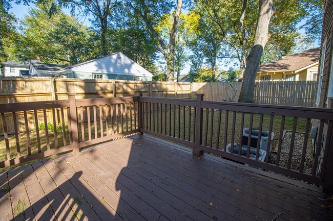 Building Photo - Immediate move-in! Short-term lease! Spacious 4BR/3BA Home Near USC!