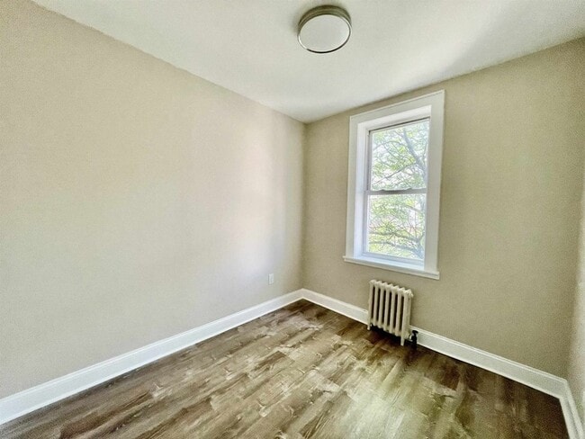 Building Photo - 211 64th St
