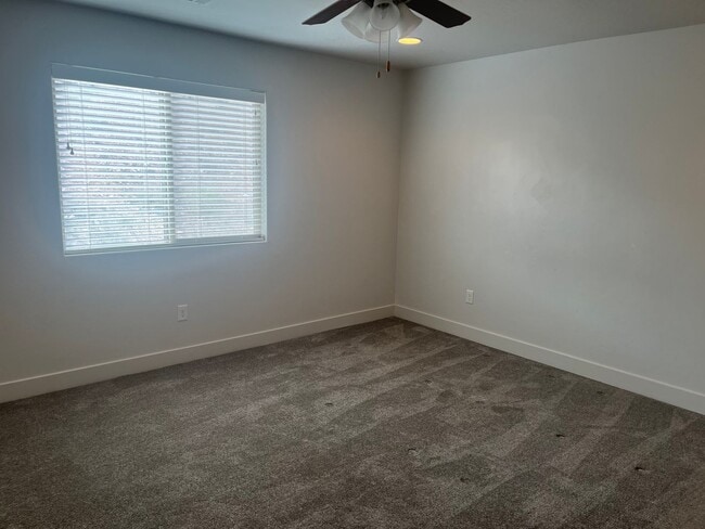 Building Photo - 3 bed | 2.5 bath | 2-car Townhome with Was...