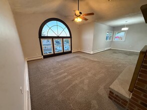 Building Photo - 288 Vane St