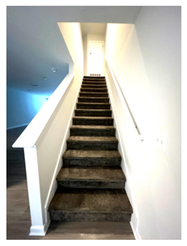 Building Photo - 8 SAW