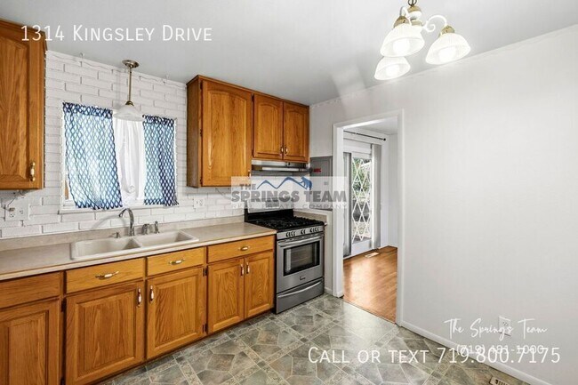 Building Photo - 1314 N Kingsley Dr