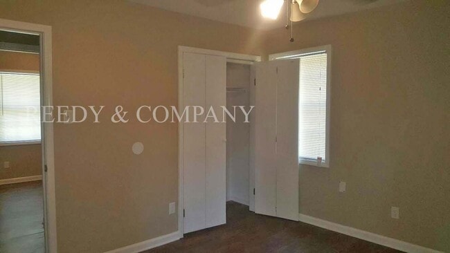 Building Photo - 4225 Arrowhead Rd