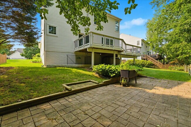 Building Photo - Spacious Broadlands Home Backing to Nature with Expansive Outdoor Living