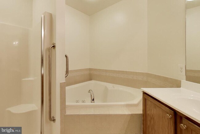 Building Photo - 13901 Belle Chasse Blvd