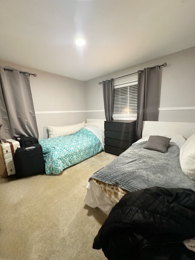 Building Photo - 5410 Ives Pl