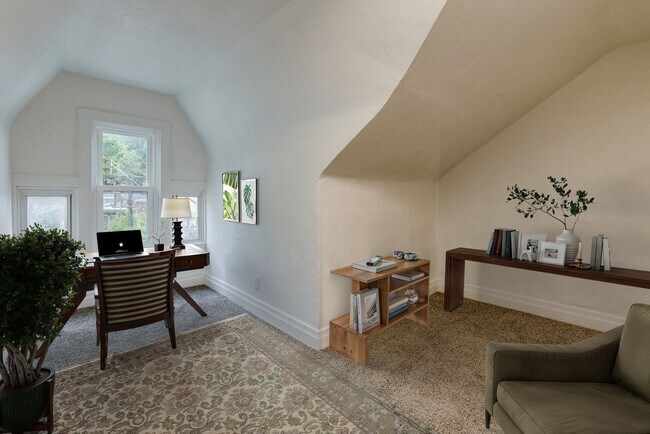 Building Photo - 2641 S 18th St