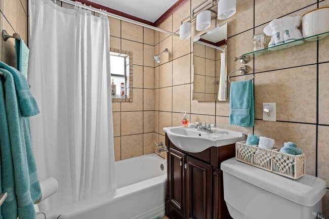 Building Photo - 6 Palmetto Dr