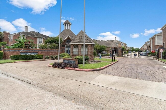 Building Photo - 8888 Benning Dr