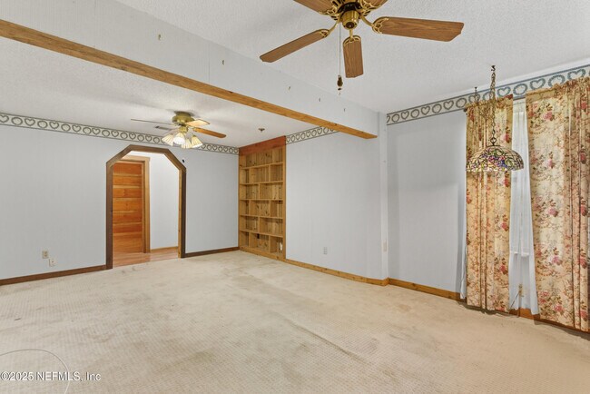 Building Photo - 2221 Treasure Point Rd