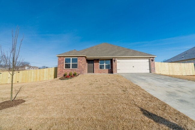 Primary Photo - Beautiful 4 bedroom Home on Valley View Go...