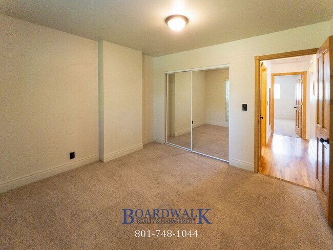 Building Photo - 1781 Lincoln Ln