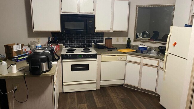 Kitchen Overview - 12 Private Road 3151