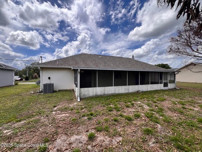 Building Photo - 818 7 Gables Cir SE