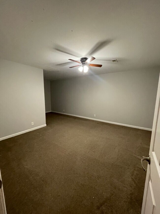 Building Photo - 7920 Ellisville Ln