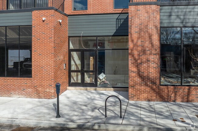 Building Photo - Station Circle