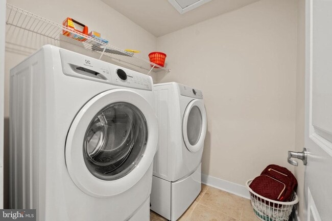 Building Photo - 1281 Backbone Wy