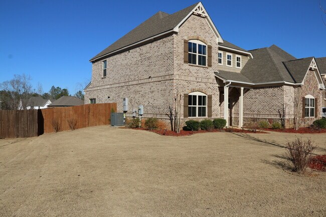 Building Photo - Executive Rental in Cypress Point S/D