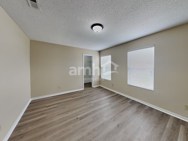 Building Photo - 626 Hickory Pine Dr