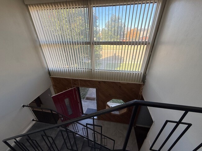 Building Photo - 4 Bed Brick Home! Zia School District! - P...