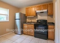 Building Photo - 252 Meadowdale Ave