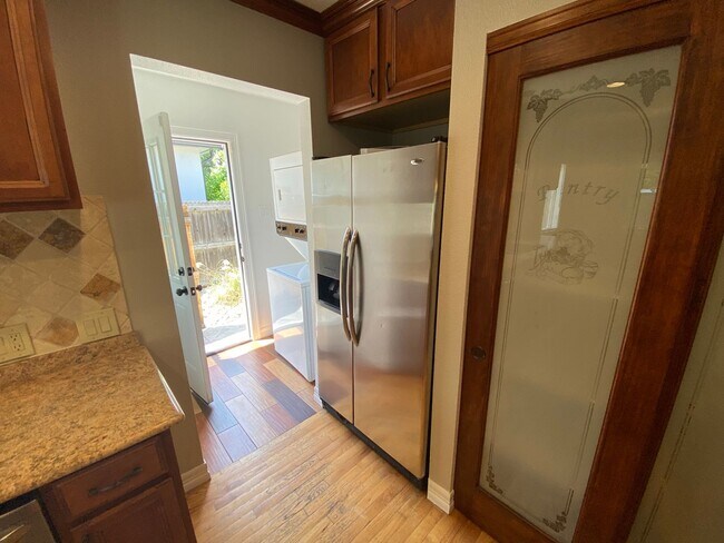 Building Photo - Charming Updated 3-Bedroom Home Just North...