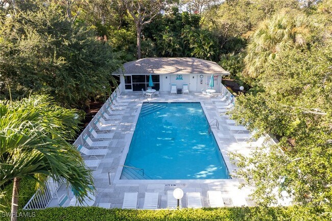 Building Photo - 285 Naples Cove Dr