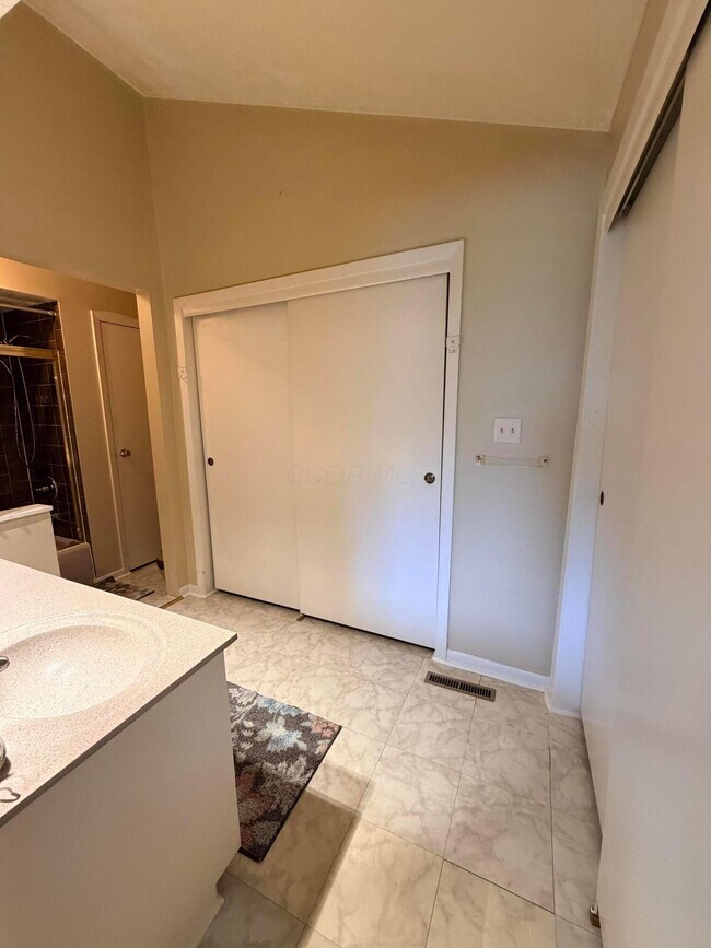 Building Photo - 8226 Glencree Pl