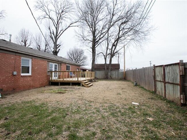 Building Photo - Brookside Bungalow!