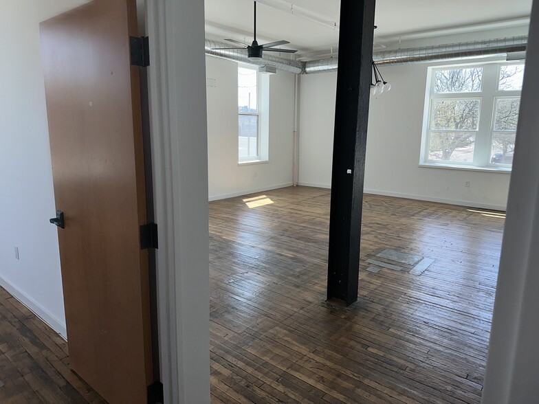 Building Photo - 46 S Summit St