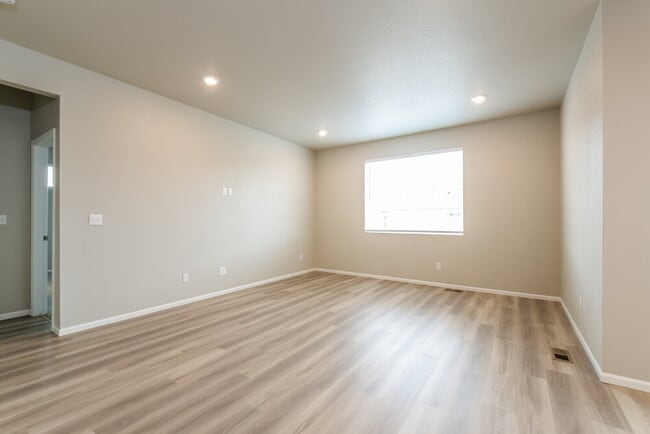 Building Photo - 9243 Salida St