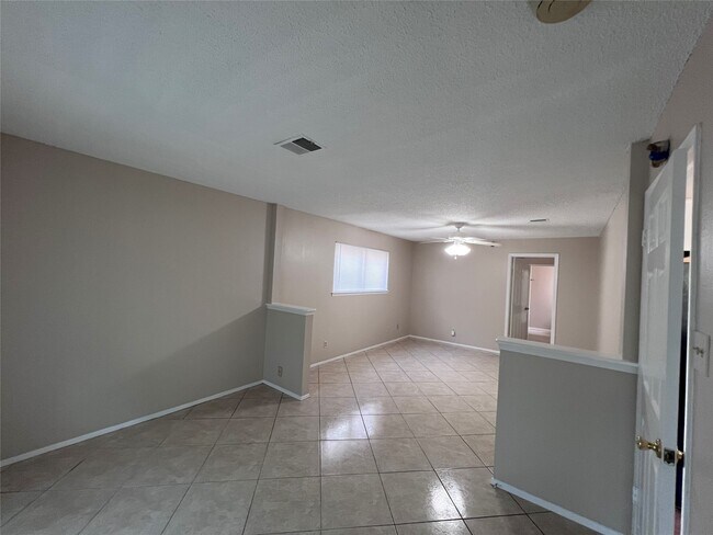 Building Photo - 22422 Elsinore Dr