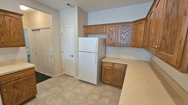 Building Photo - Bridgewater Two bedroom Condo Available!